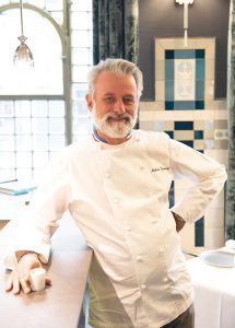 Mathieu Vianney, è lo chef che ha raccolto l’eredità gastronomica de La Mère Brazier - Viaggio a Lione