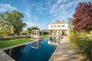 Villa Alexadre, un relais di charme indimenticabile, garantisce la piena immersione nel contesto del Beaujolais rurale e vignaiolo - Viaggio a Lione