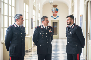 Il Generale Antonio Di Stasio con il personale del Comando
