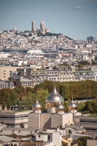 La vista che abbraccia Montmartre e la chiesa russa l’abbiamo colta dalle vetrate di Madame Brasserie - Short trip a Parigi