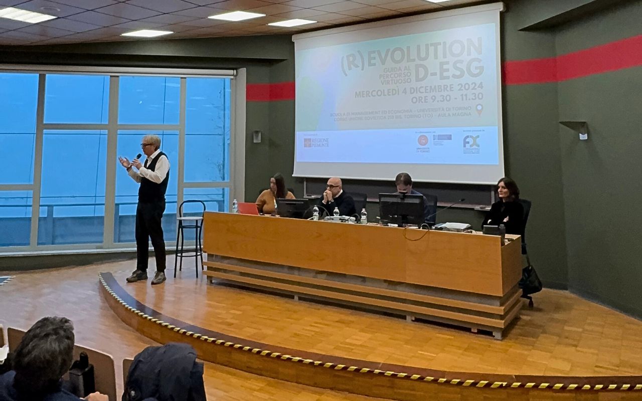 (R)evolution D-ESG - Moderatore dell'incontro, Andrea Cenni, direttore editoriale del Gruppo Mediapress