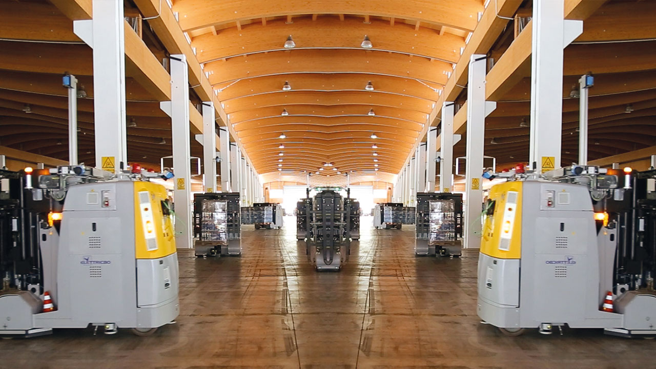Alberto Bertone - La flotta di LGV a guida laser che movimenta la logistica dello stabilimento