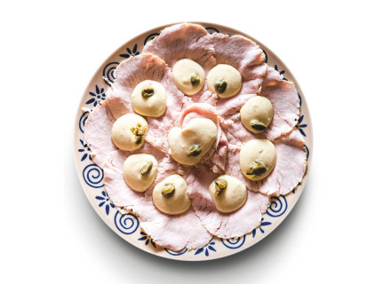Ode alle tovaglie, ai formaggi, al vento (alla Posta)