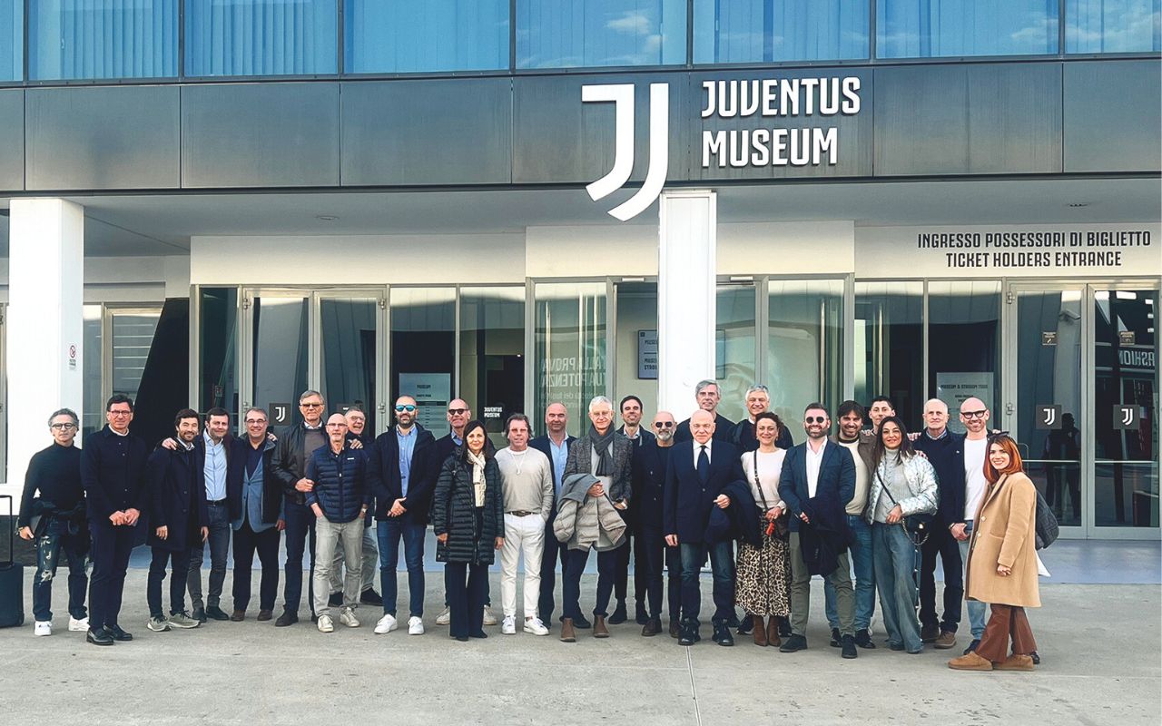 Ronchiverdi - Il gruppo ANIF Eurowellness davanti al Juventus Museum