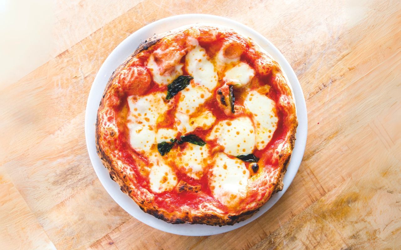 50 motivi per amare l’enogastronomia torinese - Sua Maestà la pizza