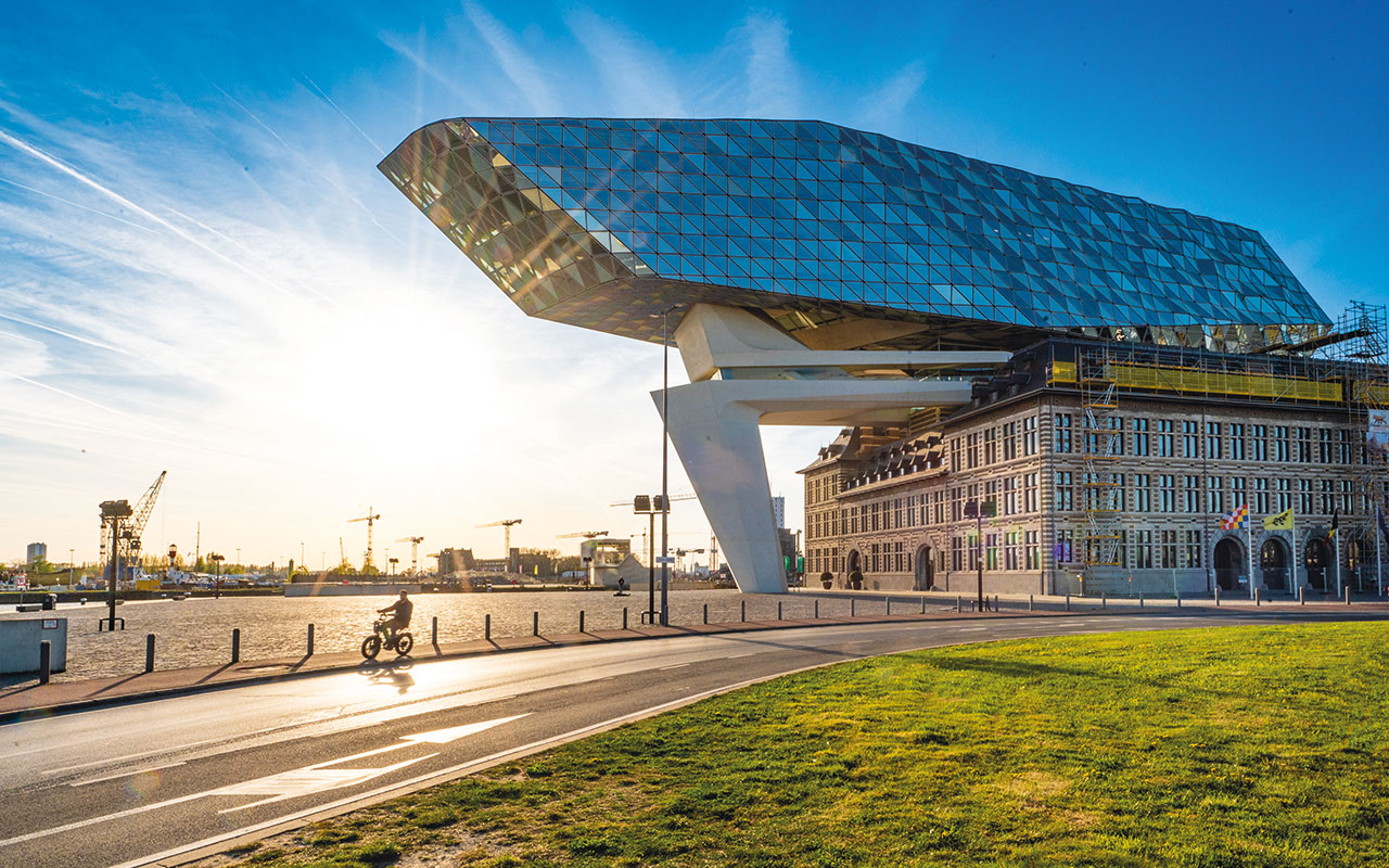 Viaggio alle Fiandre - La Havenhuis, progettata da Zaha Hadid