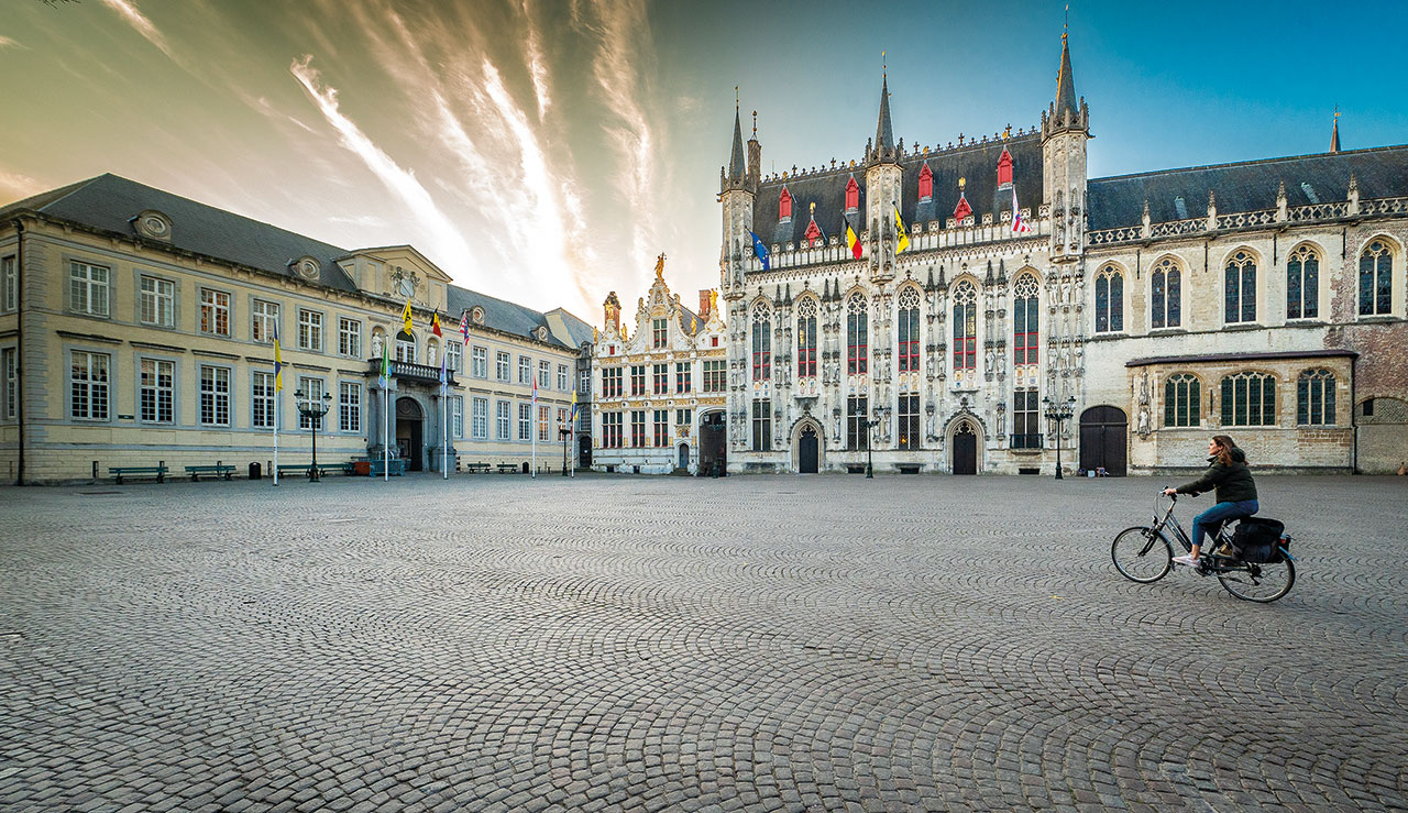 Viaggio alle Fiandre - La piazza del mercato di Bruges