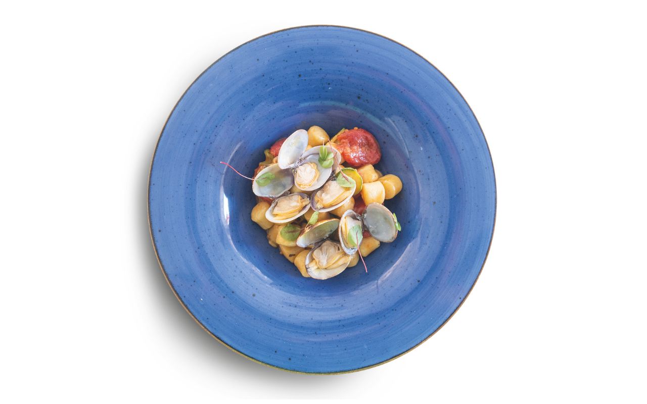 Ca’ Mia - Gnocchi con vongole veraci, zucchine e datterino semi-dry