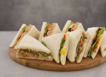 Tanti auguri tramezzino cento anni e non sentirli!