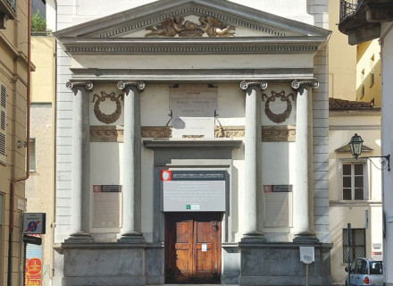 Arciconfraternita della Misericordia accanto agli ultimi da 450 anni