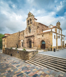 Asturie - Il centro storico di Avilés ha suggestioni architettoniche che partono dal medioevo per arrivare al Rinascimento
