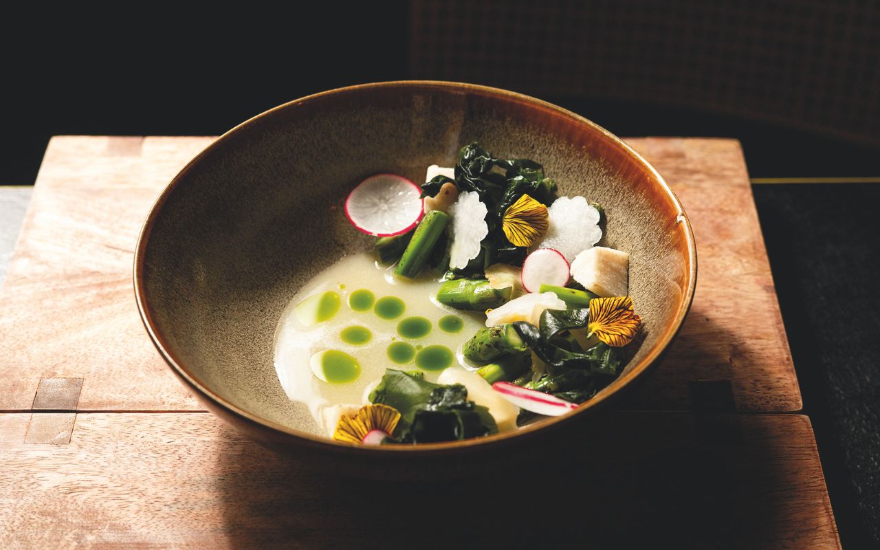 Food torinese top 10 cose cambiate in 30 anni - Azotea propone il ceviche “vegetale” (asparagi, ravanelli, daikon, taro, zenzero, leche de tigre di masato) © Chiara Schiaratura