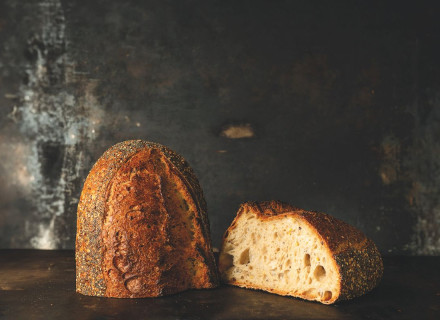 Grano le persone (e il pane) al centro