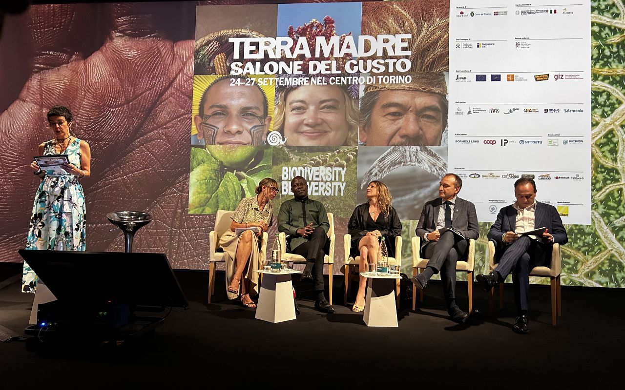 Terra Madre Salone del Gusto 2026 la conferenza stampa - Carla Coccolo, Edward Mukiibi, Barbara Nappini, Stefano Lo Russo e Alberto Cirio