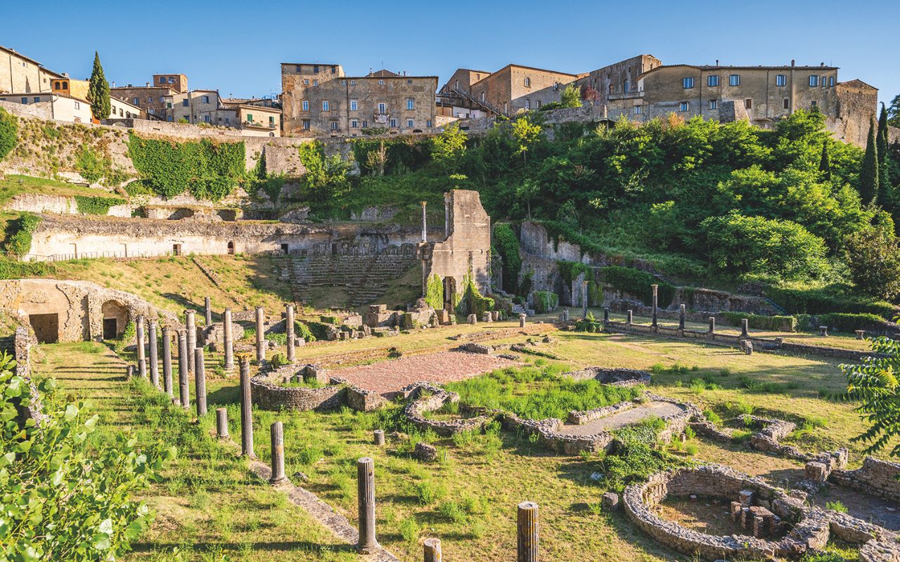 Toscana, i borghi della meraviglia - Il teatro romano di Volterra si trova subito fuori dalle mura