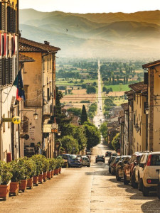 Toscana, i borghi della meraviglia - La Ruga di San Martino è una feritoia urbana che collega Anghiari a San Sepolcro