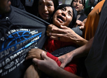 World Press Photo Exhibition 2026 a Torino, la preview stampa - World Press Photo of the Year Carol Guzy ZUMA Press iWitness for Miami Herald
