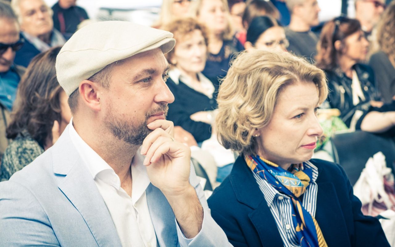 Alla Tettoia di Porta Palazzo a Torino, un incontro su Torino e l’Europa - Geoffrey Felix e Caroline Putnoki