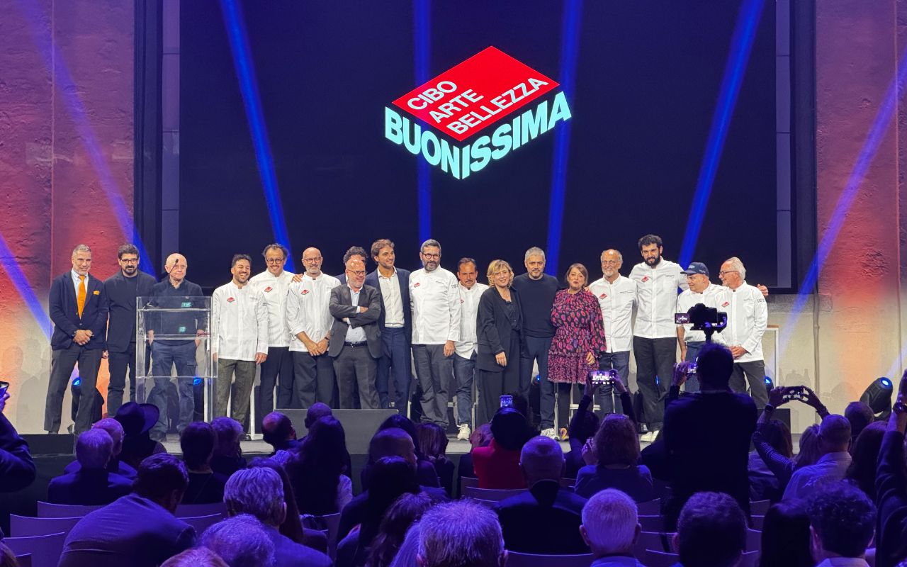 L'inaugurazione di Buonissima 2026 - Tutti gli chef coinvolti sul palco
